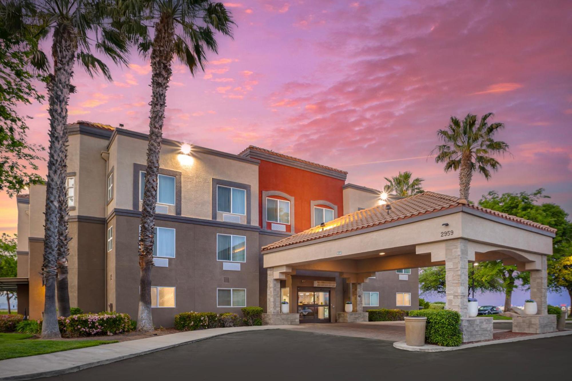 Best Western Plus Villa Del Lago Inn Patterson Dış mekan fotoğraf