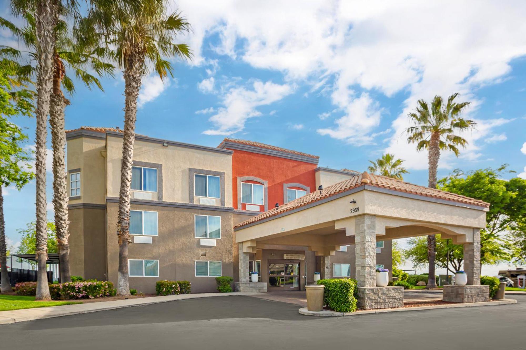 Best Western Plus Villa Del Lago Inn Patterson Dış mekan fotoğraf