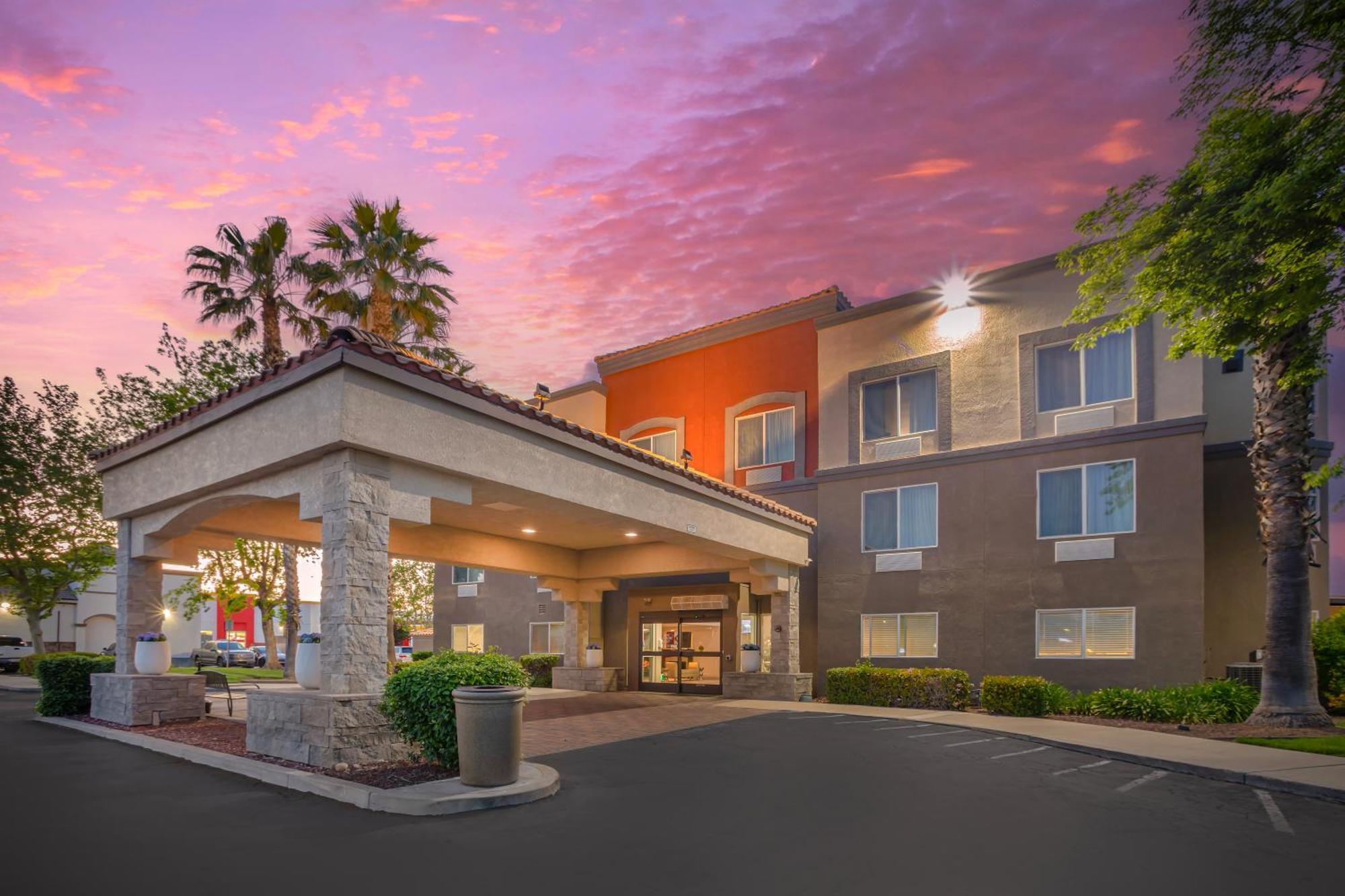 Best Western Plus Villa Del Lago Inn Patterson Dış mekan fotoğraf