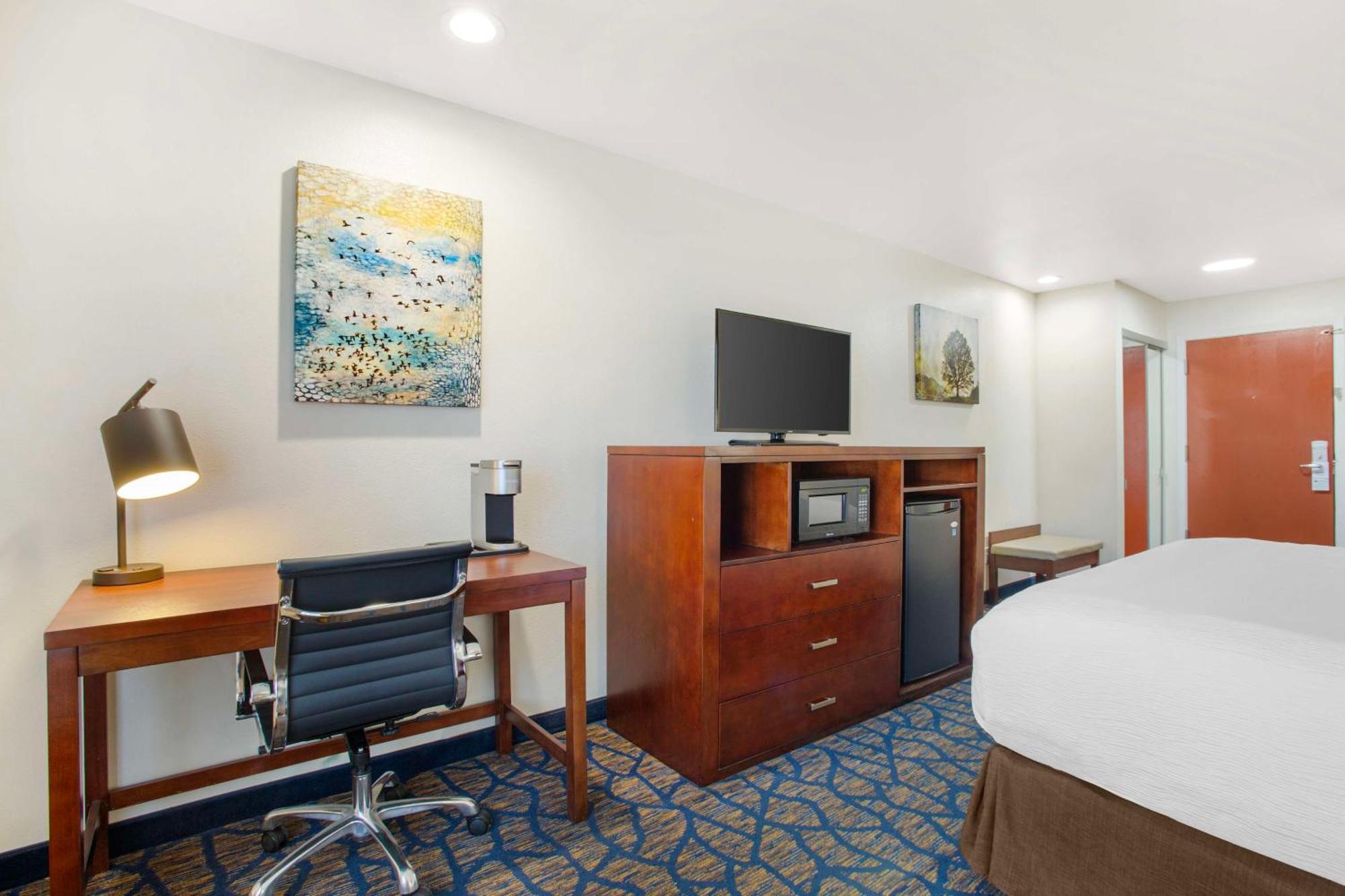 Best Western Plus Villa Del Lago Inn Patterson Dış mekan fotoğraf