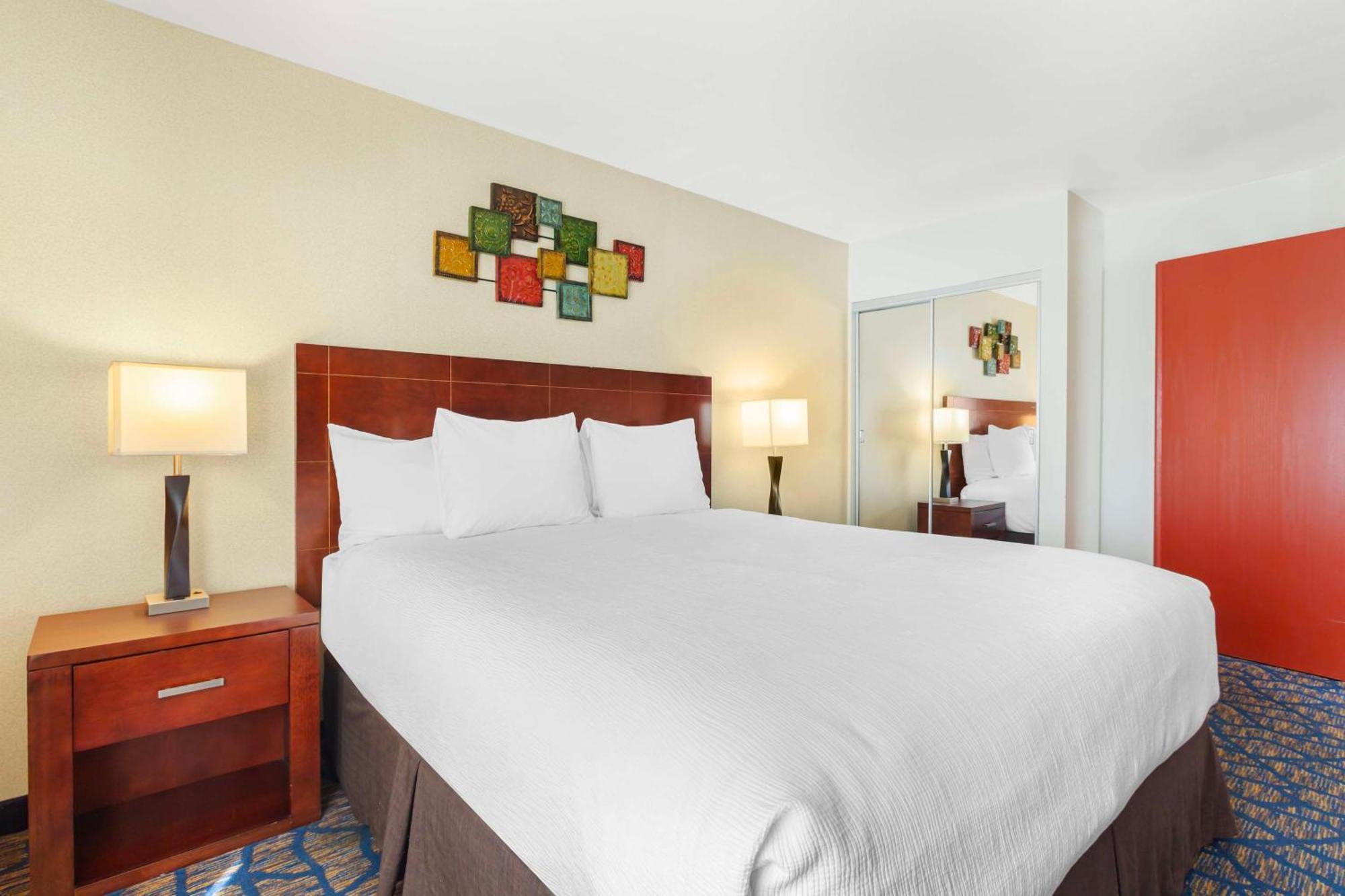 Best Western Plus Villa Del Lago Inn Patterson Dış mekan fotoğraf