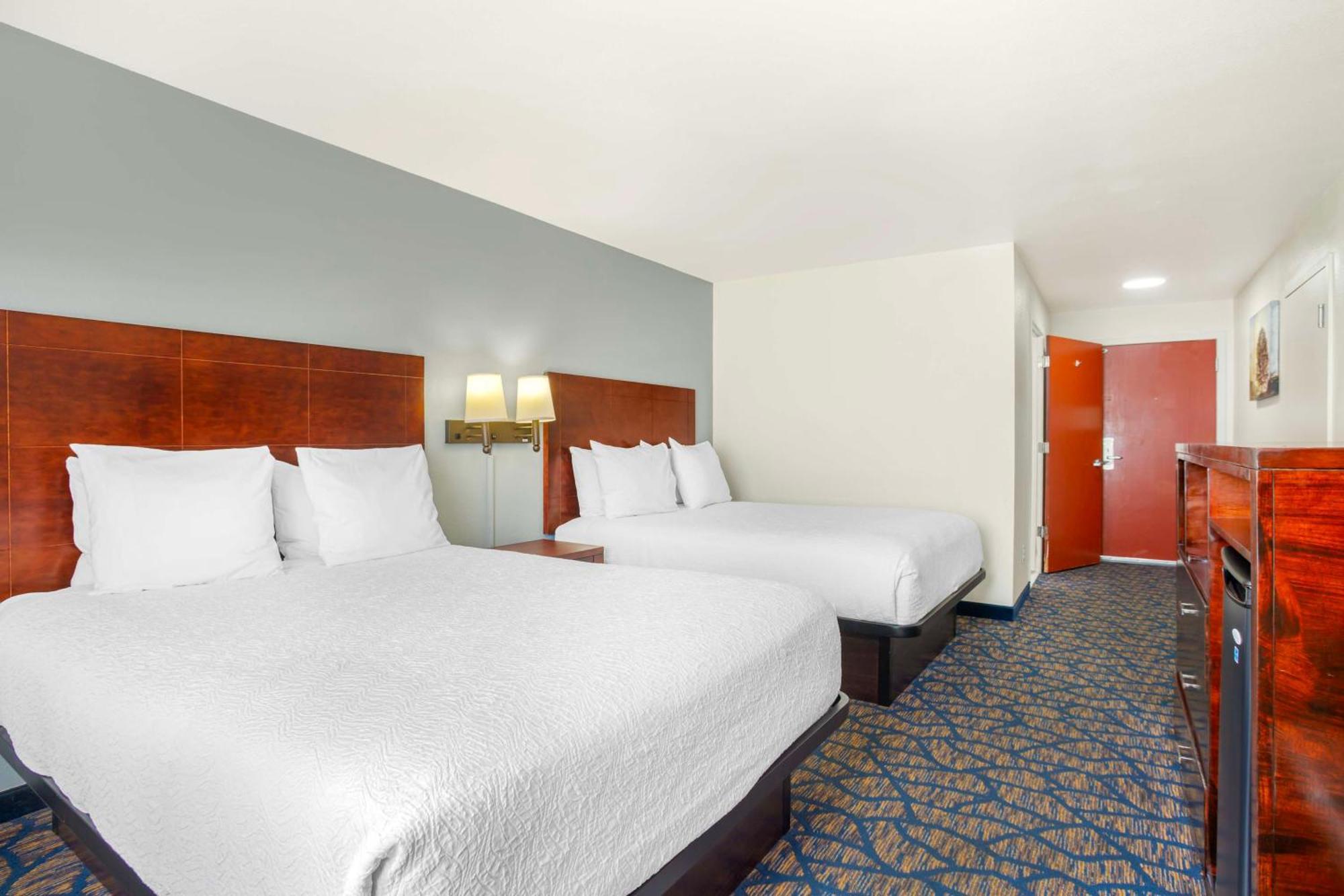Best Western Plus Villa Del Lago Inn Patterson Dış mekan fotoğraf