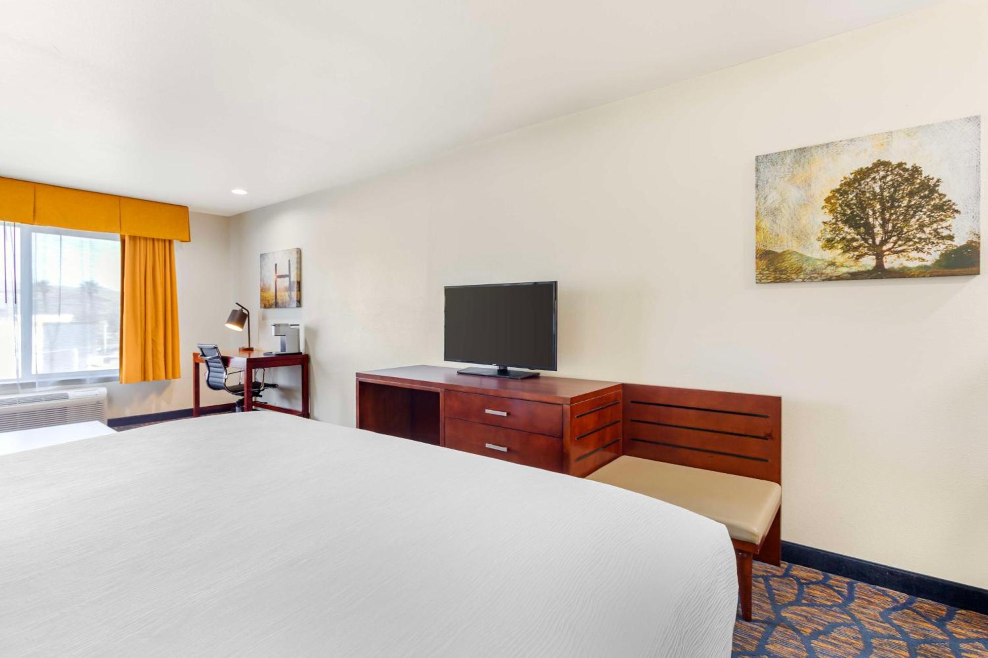 Best Western Plus Villa Del Lago Inn Patterson Dış mekan fotoğraf